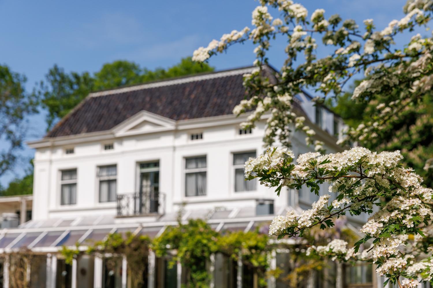 Koetshuis landgoed Iepenoord Oostkapelle Buitenkant foto